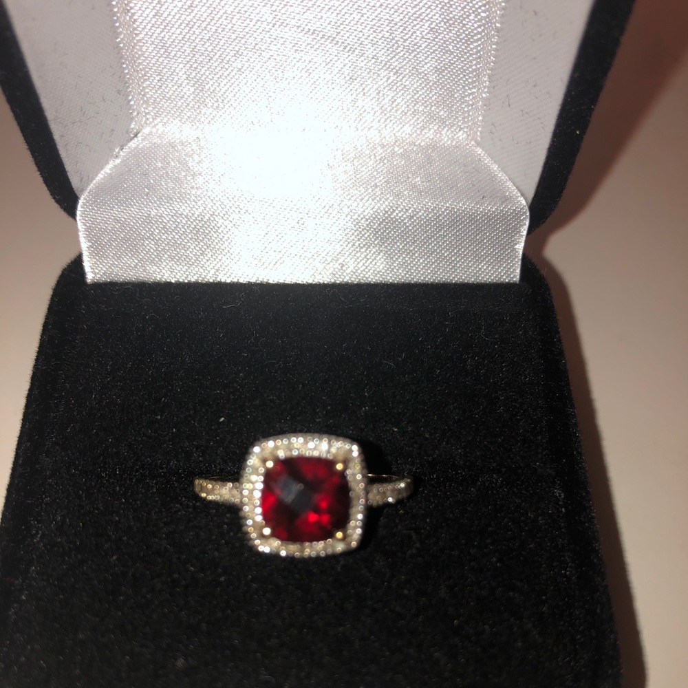 Garnet Diamond Ring 💍